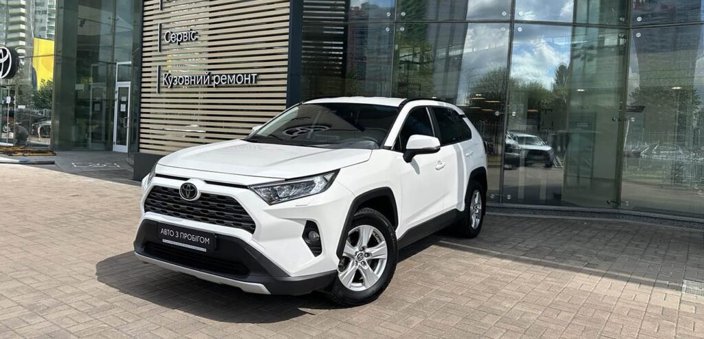 Авто з пробігом Toyota